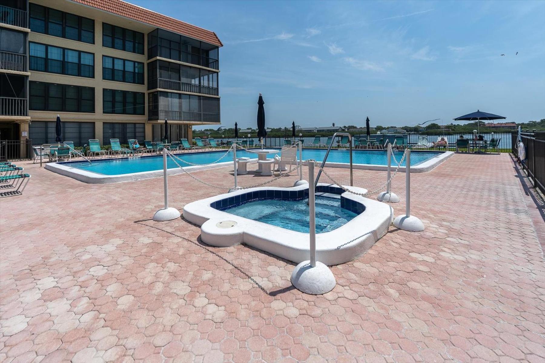 Indian Shores Waterway View, Walk To Beach, Pool Hot Tub, Dock 클리어워터 비치 외부 사진