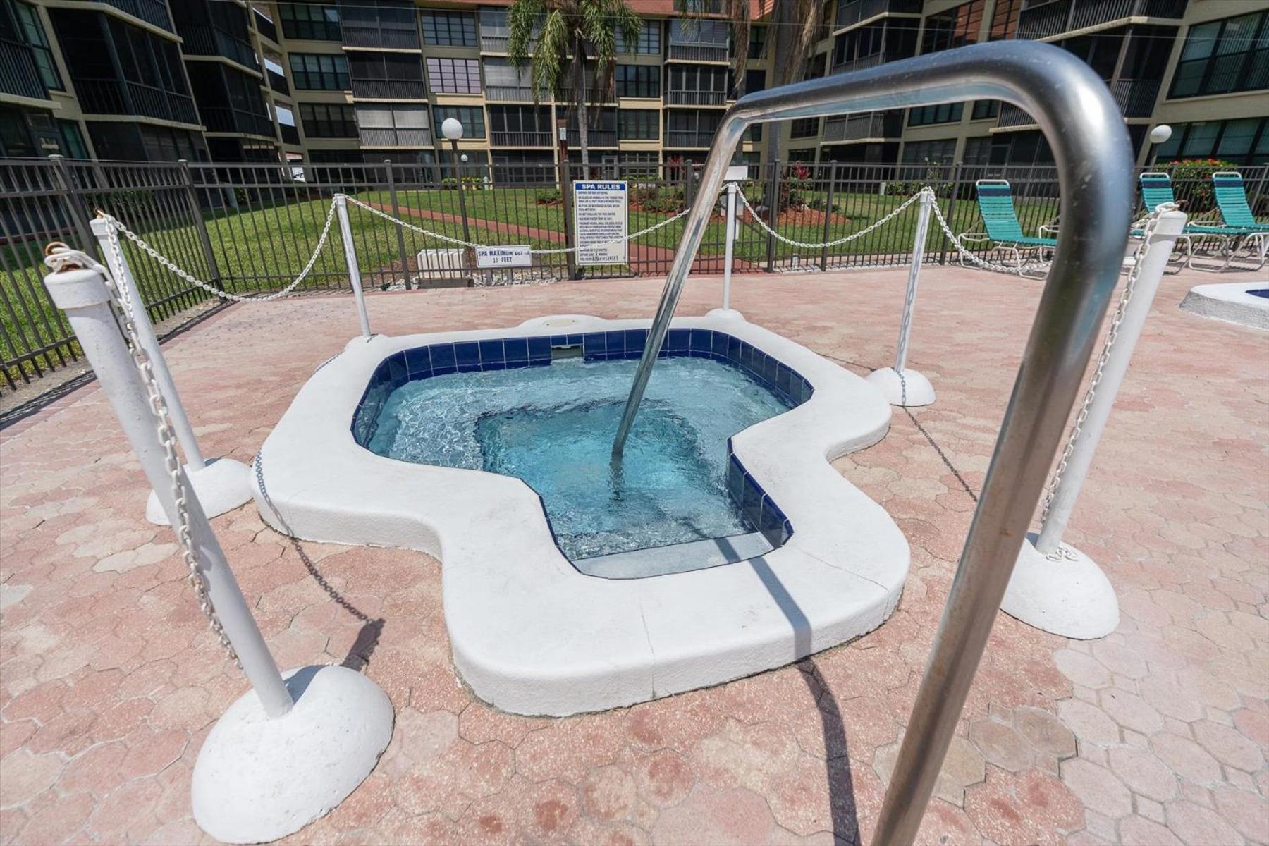 Indian Shores Waterway View, Walk To Beach, Pool Hot Tub, Dock 클리어워터 비치 외부 사진
